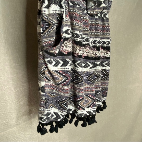 Southwestern Pattern Jumpsuit w/Pockets - Picture 2 of 6